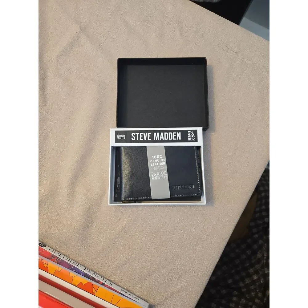 Steve Madden Men's 100% Genuine Leather RFID Passcase Wallet